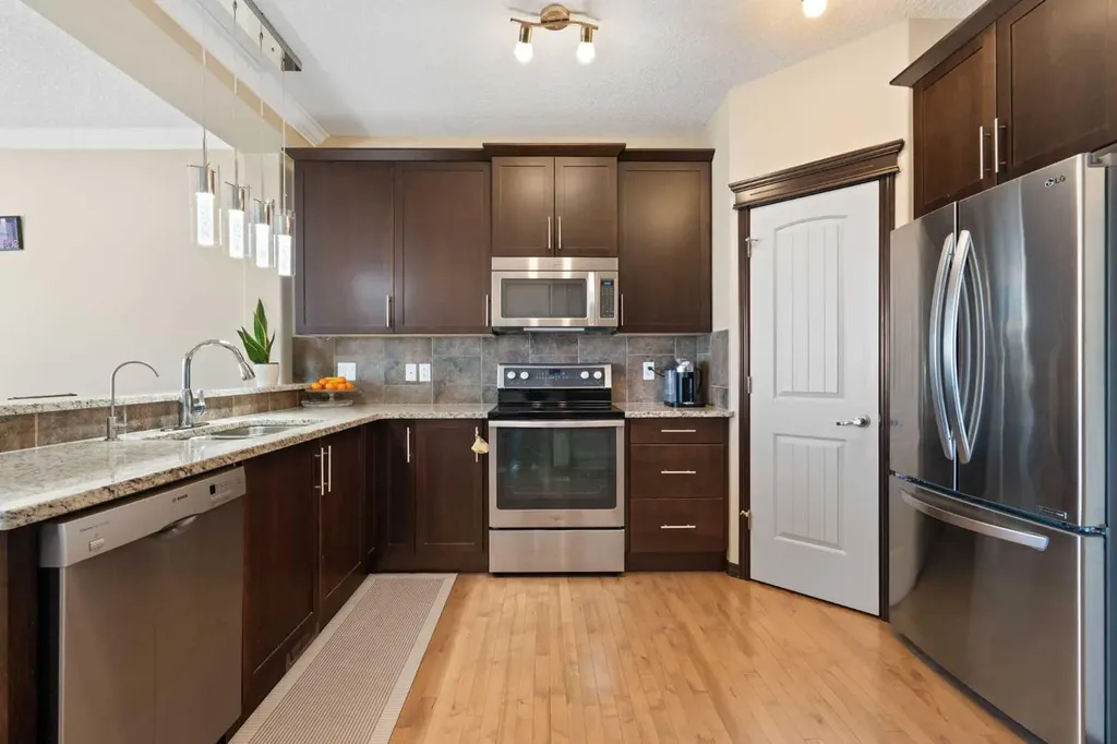 196 Nolanfield Way NW Calgary AB T3R 0M4