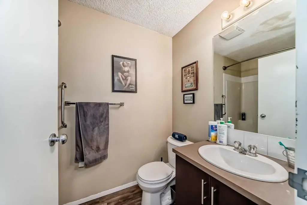 73 Erin Woods Court SE Calgary AB T2B 3V2