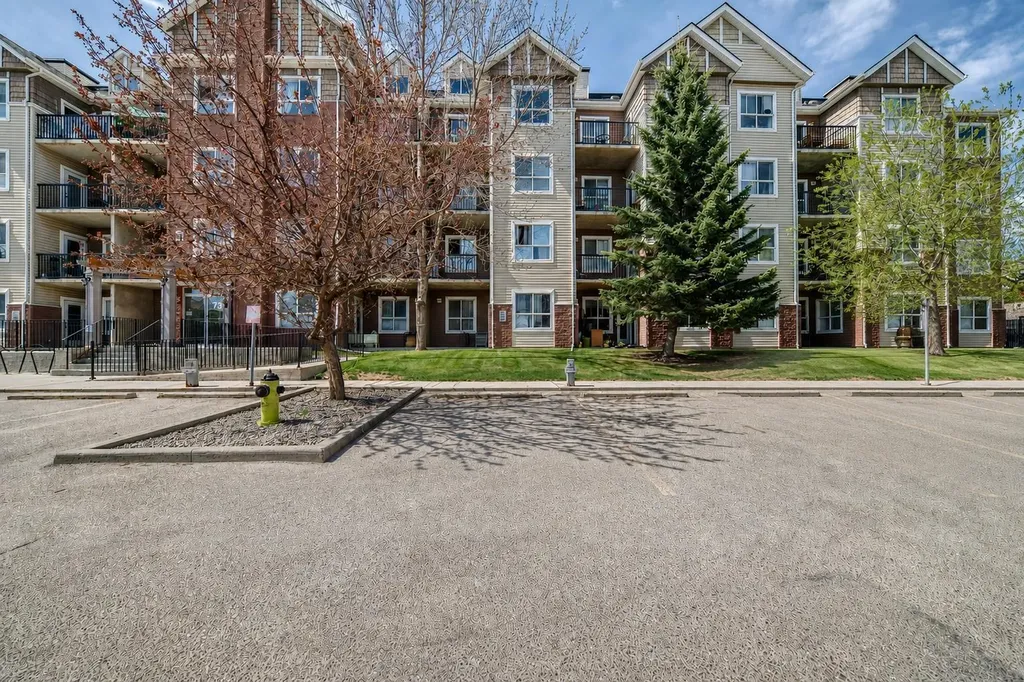 73 Erin Woods Court SE Calgary AB T2B 3V2