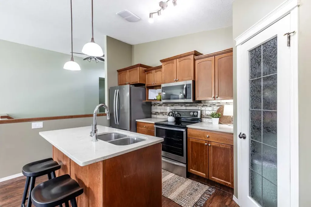 39 Greenwood Court SW Medicine Hat AB T1A7X7