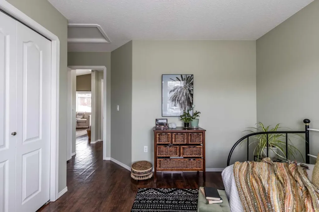 39 Greenwood Court SW Medicine Hat AB T1A7X7