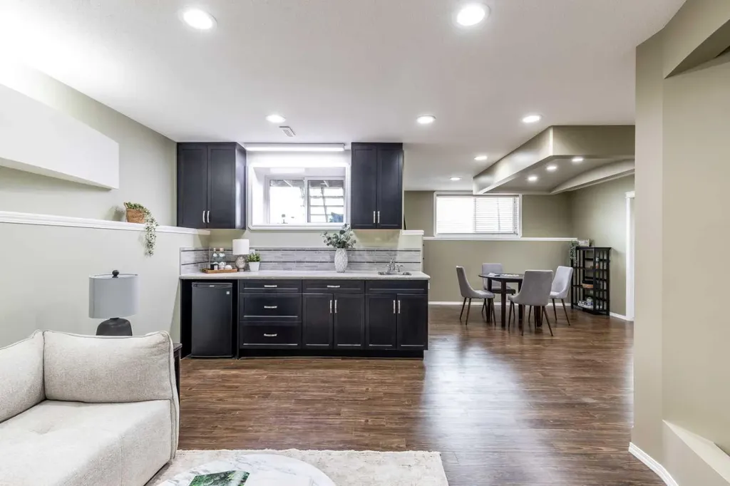 39 Greenwood Court SW Medicine Hat AB T1A7X7
