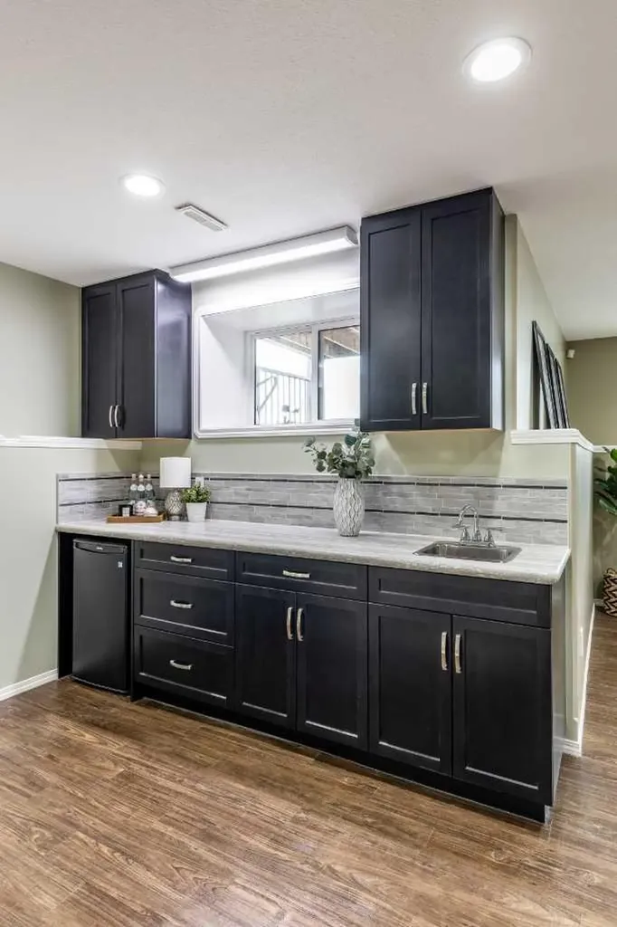 39 Greenwood Court SW Medicine Hat AB T1A7X7
