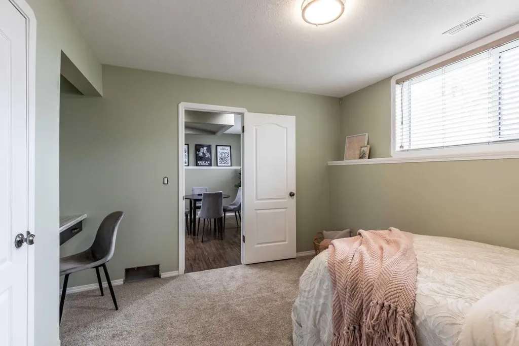 39 Greenwood Court SW Medicine Hat AB T1A7X7