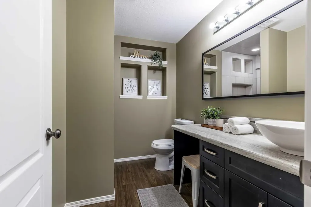 39 Greenwood Court SW Medicine Hat AB T1A7X7