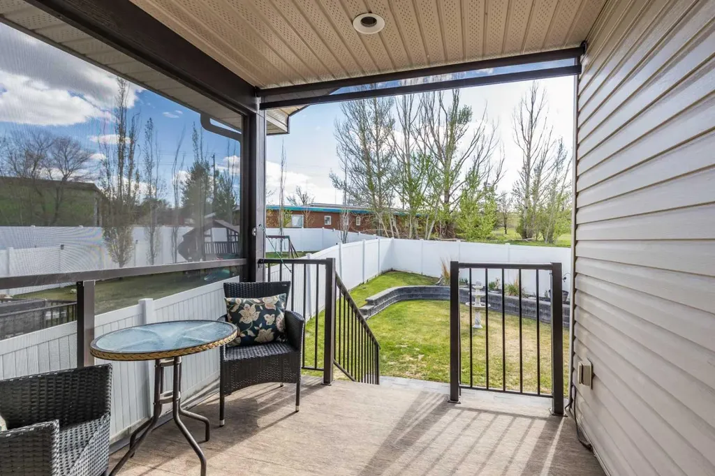 39 Greenwood Court SW Medicine Hat AB T1A7X7
