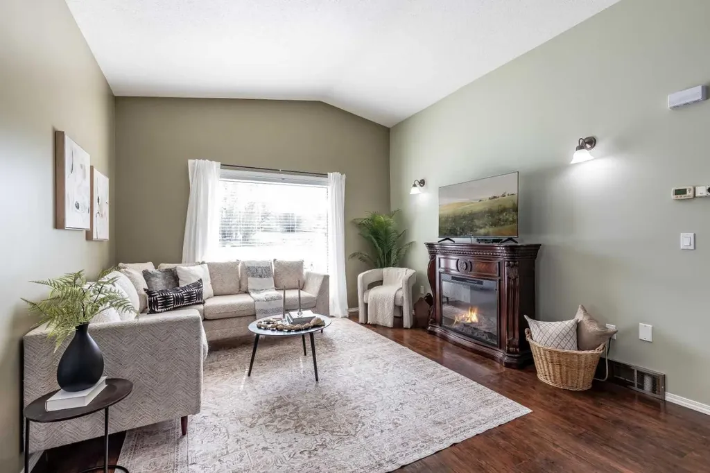39 Greenwood Court SW Medicine Hat AB T1A7X7