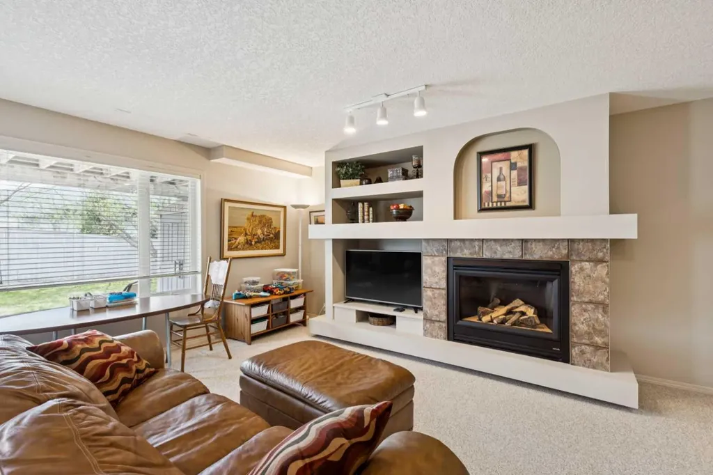 230 Royal Oak Place NW Calgary AB T3G 4Y6