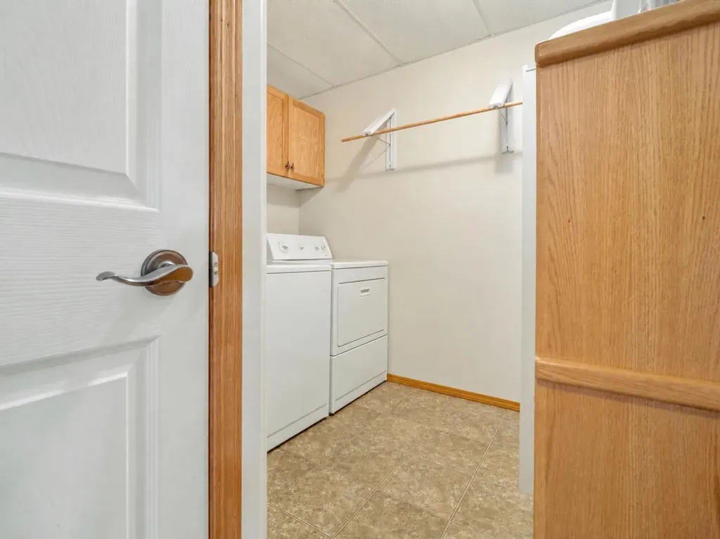 2020 32 Street S Lethbridge AB T1K7T9
