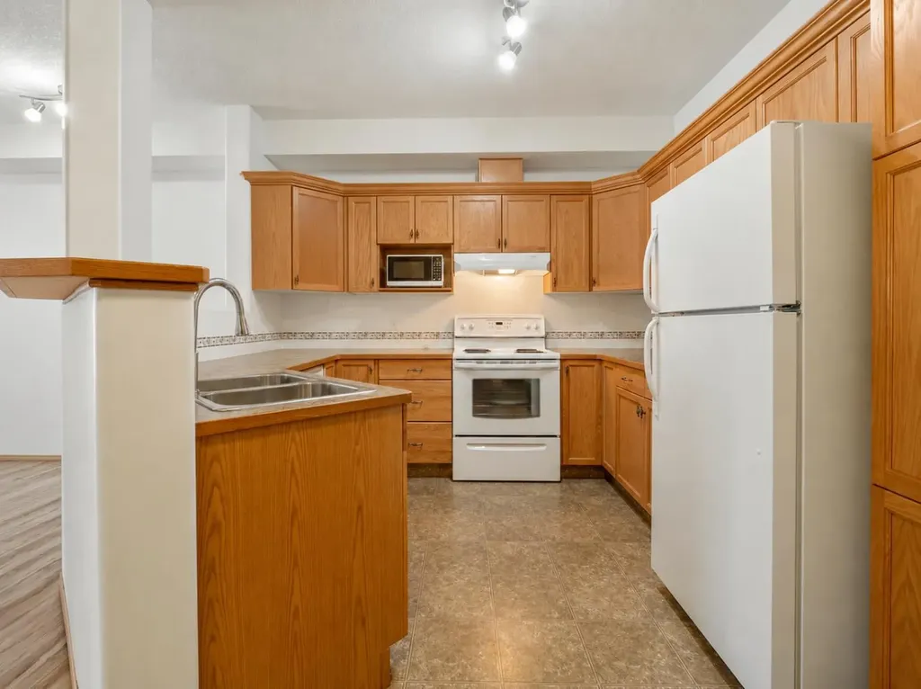 2020 32 Street S Lethbridge AB T1K7T9