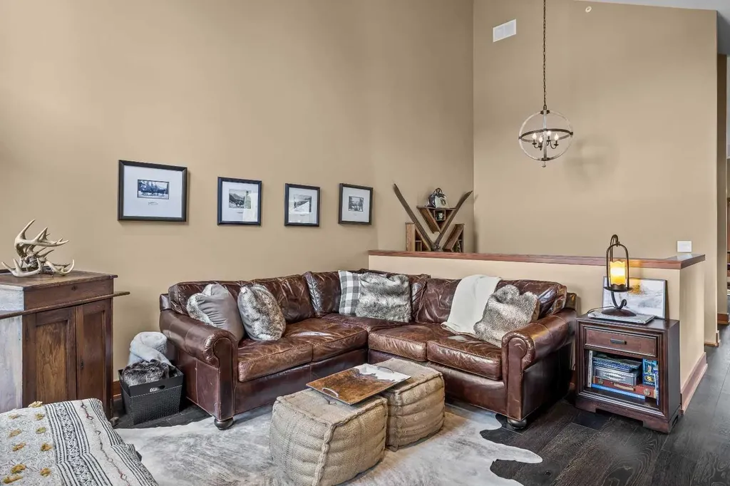 3000J Stewart Creek Drive Canmore AB T1W0G5