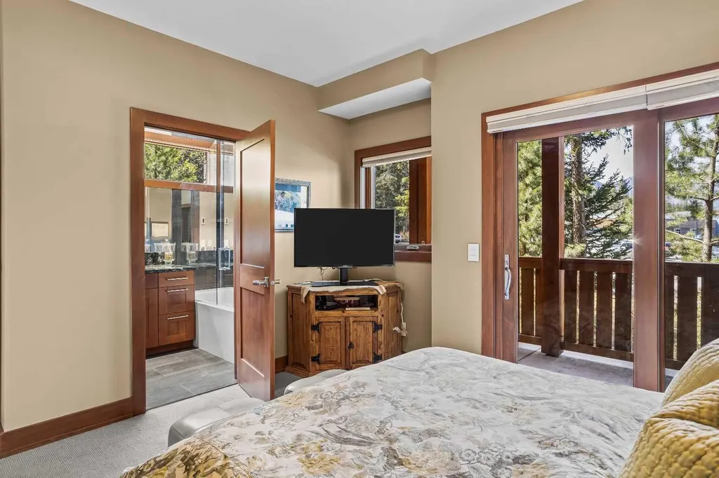 3000J Stewart Creek Drive Canmore AB T1W0G5
