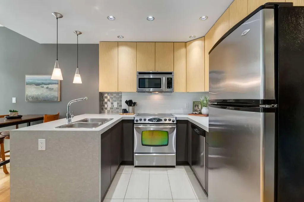 788 12 Avenue SW Calgary AB T2R 0H1