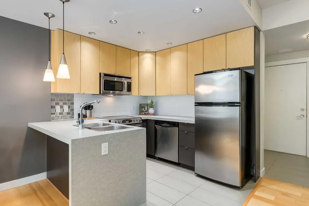 788 12 Avenue SW Calgary AB T2R 0H1