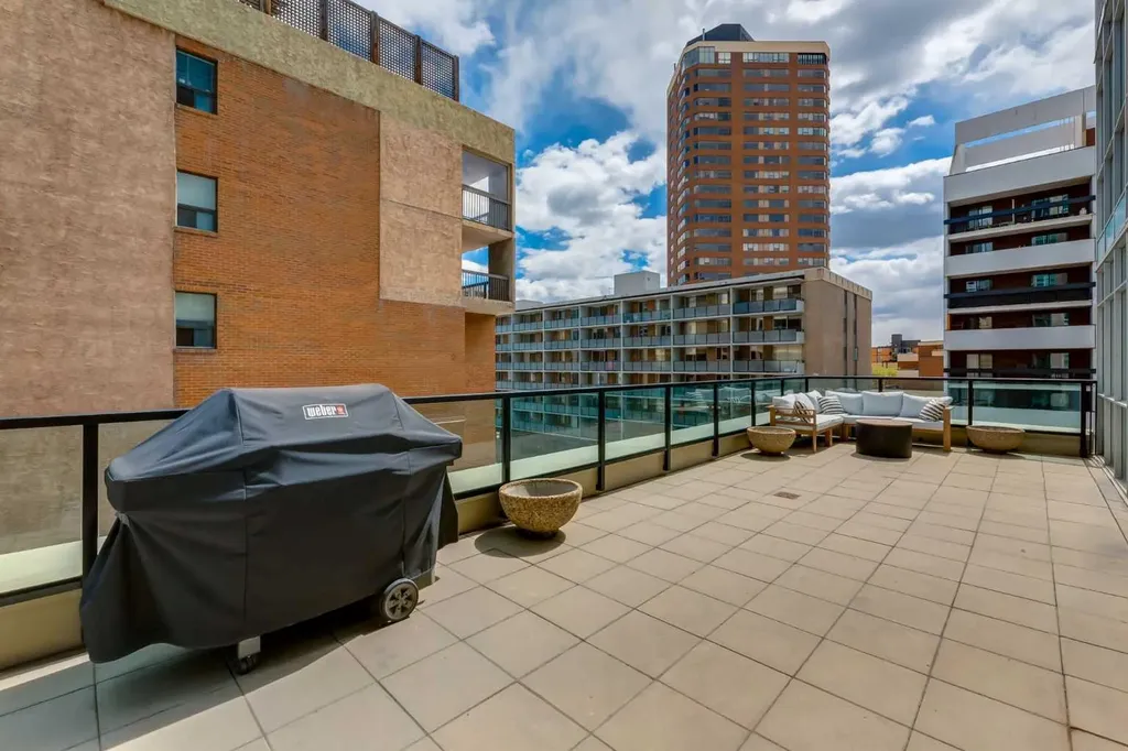 788 12 Avenue SW Calgary AB T2R 0H1