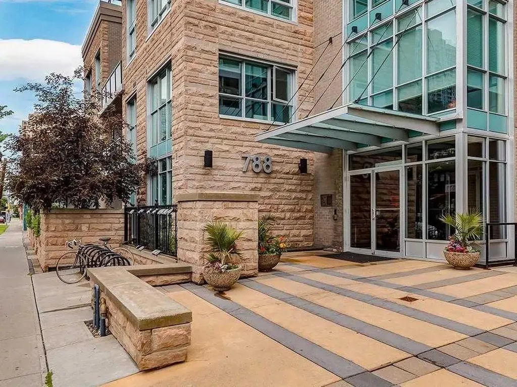 788 12 Avenue SW Calgary AB T2R 0H1
