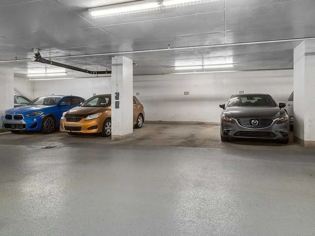 788 12 Avenue SW Calgary AB T2R 0H1