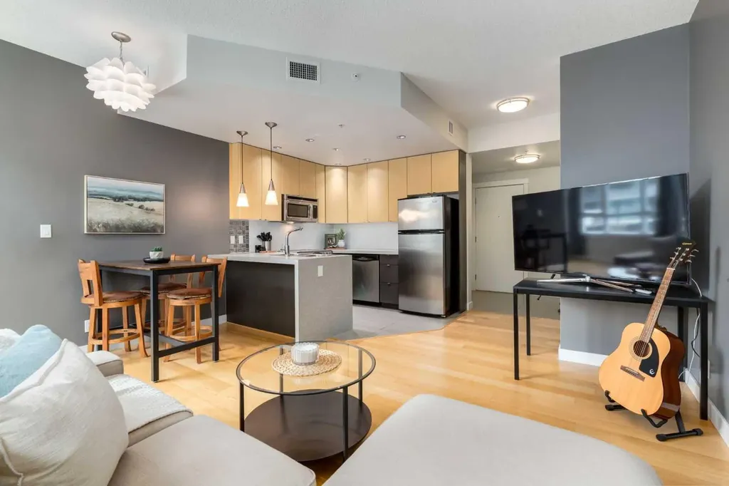788 12 Avenue SW Calgary AB T2R 0H1