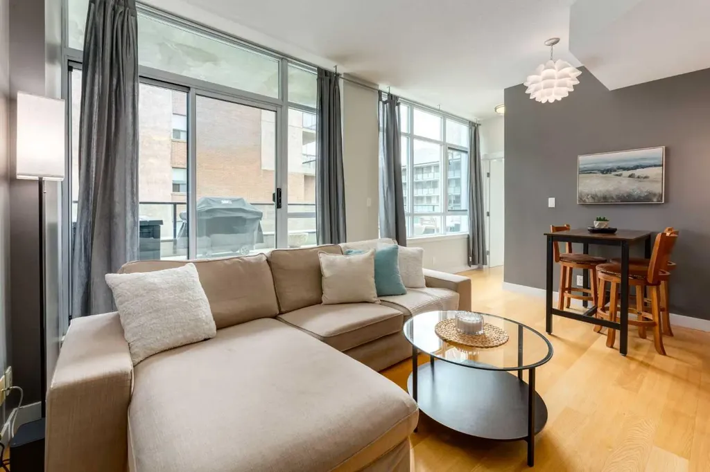 788 12 Avenue SW Calgary AB T2R 0H1