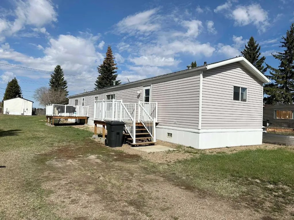 5242 46 Street Mannville AB T0B 2W0