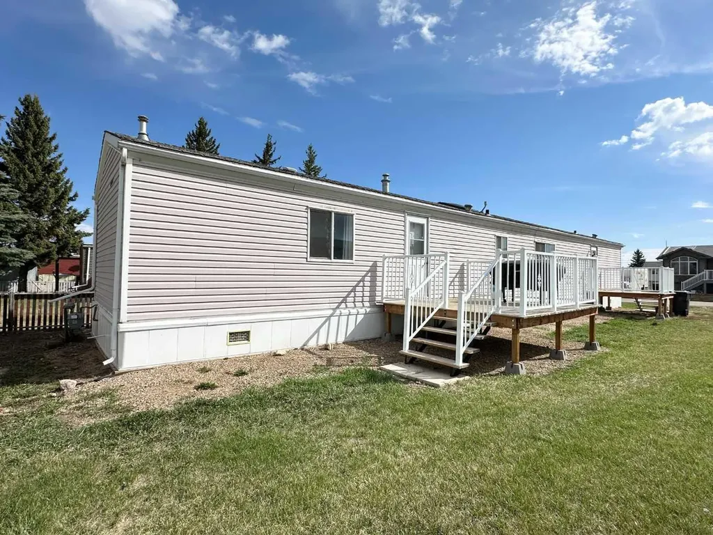 5242 46 Street Mannville AB T0B 2W0