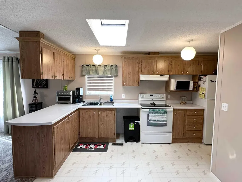 5242 46 Street Mannville AB T0B 2W0