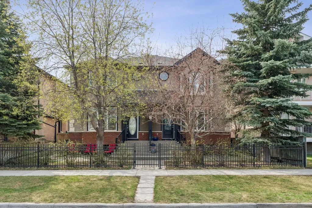 217 17 Avenue NE Calgary AB T2E1L9