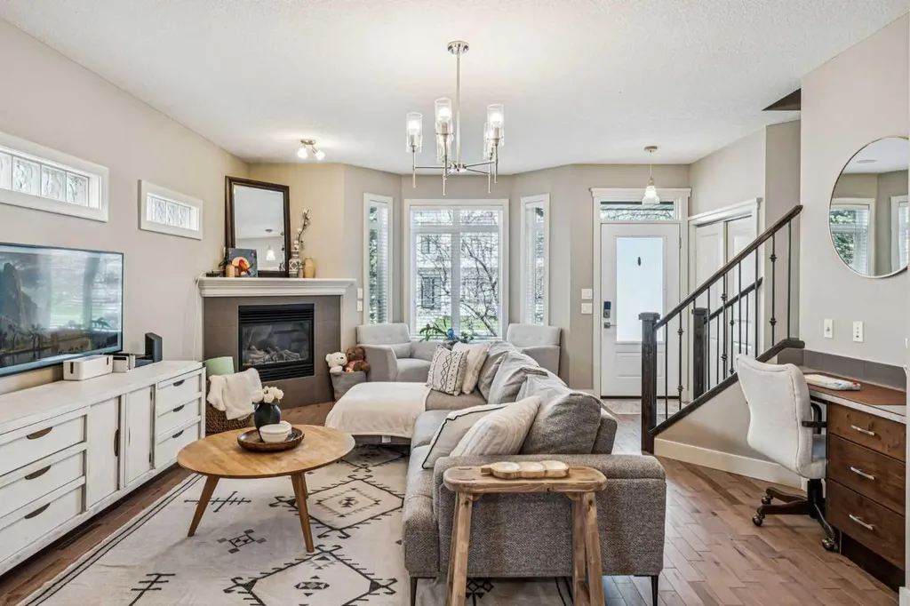 217 17 Avenue NE Calgary AB T2E1L9
