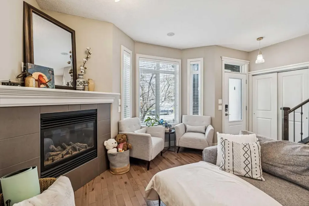 217 17 Avenue NE Calgary AB T2E1L9
