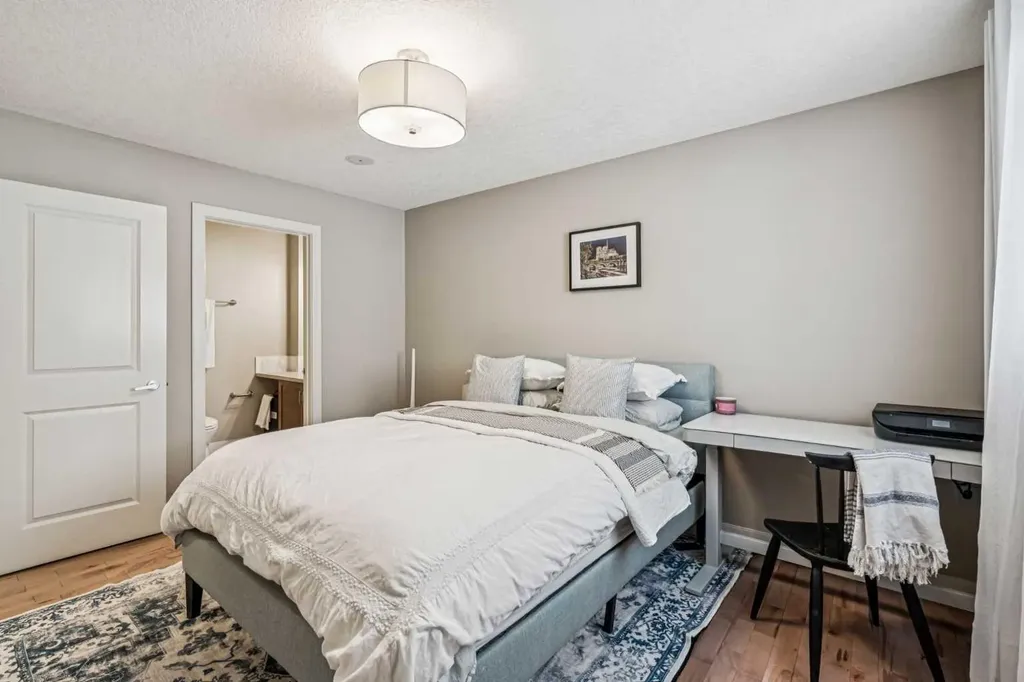 217 17 Avenue NE Calgary AB T2E1L9