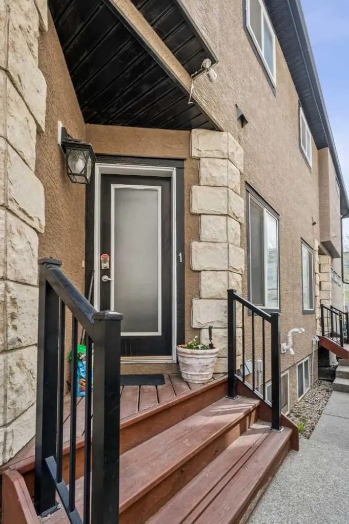 217 17 Avenue NE Calgary AB T2E1L9