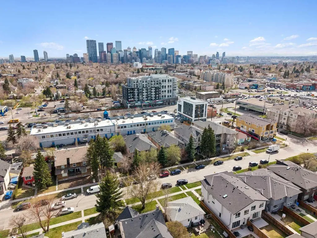 217 17 Avenue NE Calgary AB T2E1L9