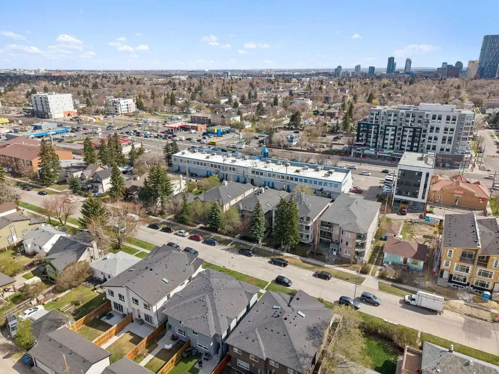 217 17 Avenue NE Calgary AB T2E1L9