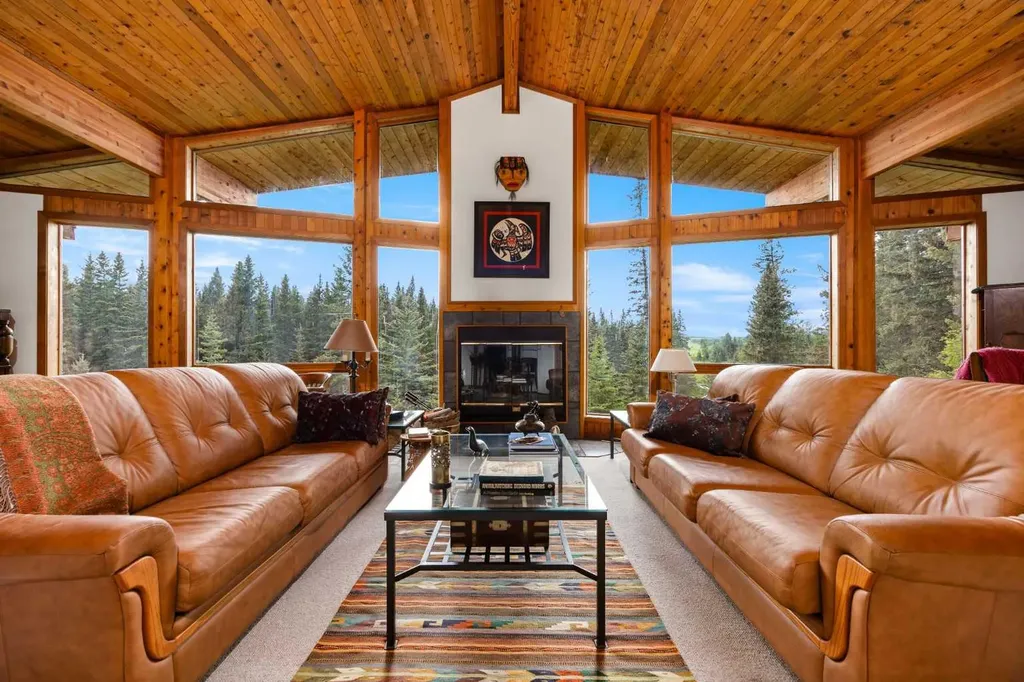 4252 Township Road 322 Rural Mountain View County AB T0M 1X0