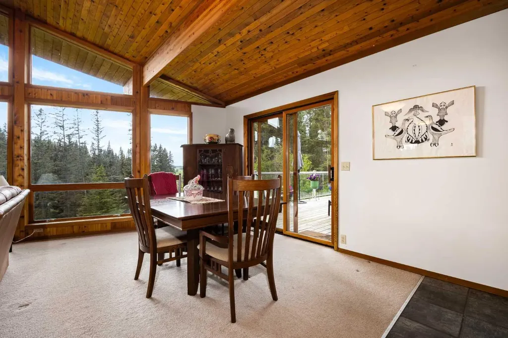 4252 Township Road 322 Rural Mountain View County AB T0M 1X0