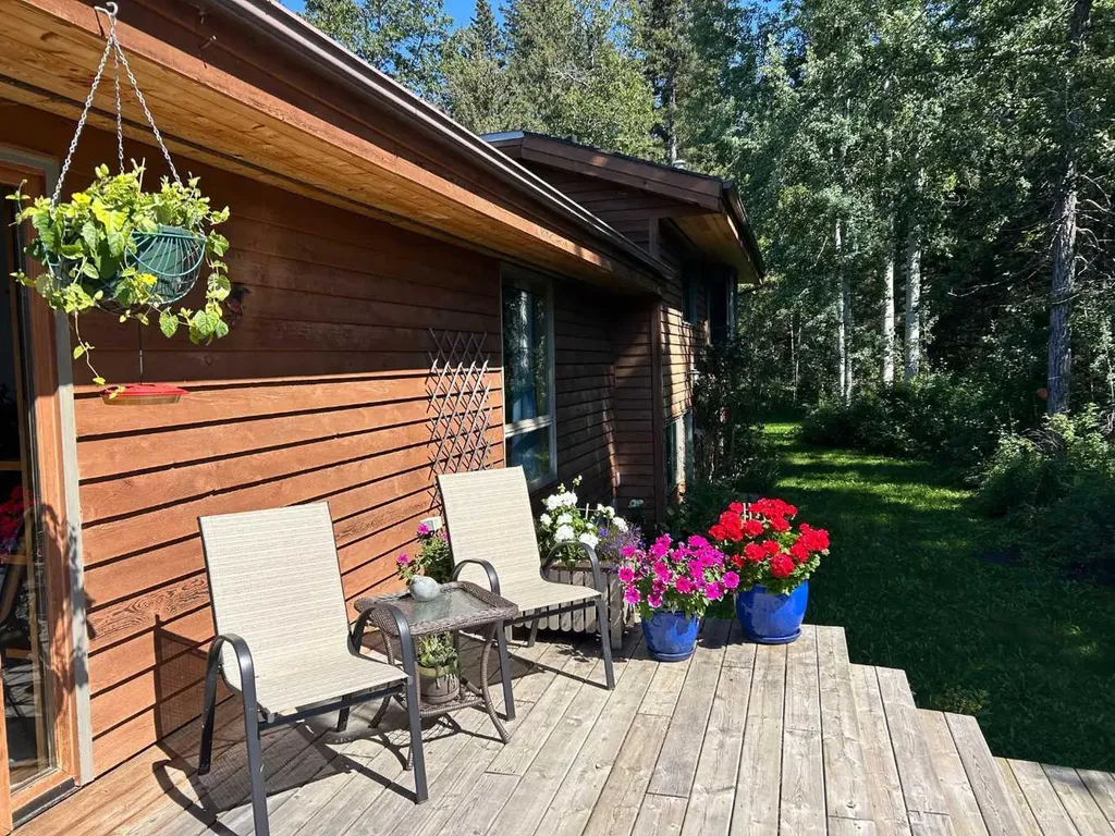 4252 Township Road 322 Rural Mountain View County AB T0M 1X0