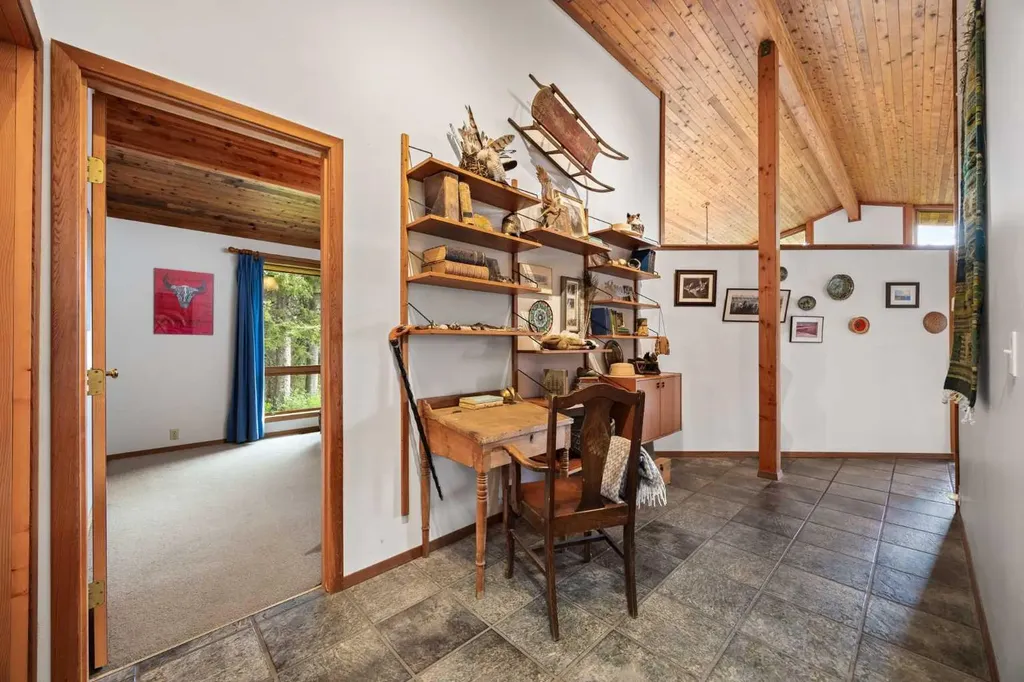 4252 Township Road 322 Rural Mountain View County AB T0M 1X0