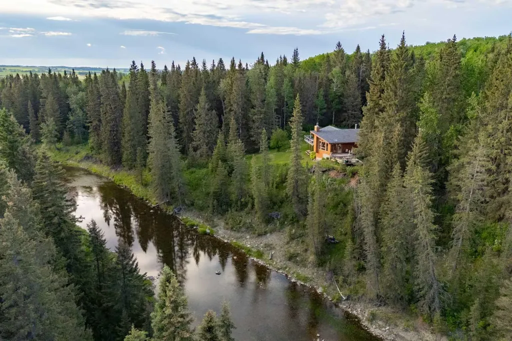 4252 Township Road 322 Rural Mountain View County AB T0M 1X0