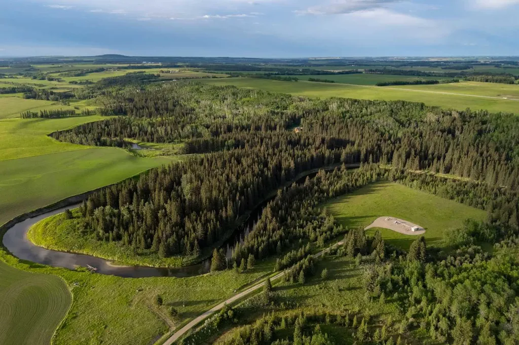 4252 Township Road 322 Rural Mountain View County AB T0M 1X0