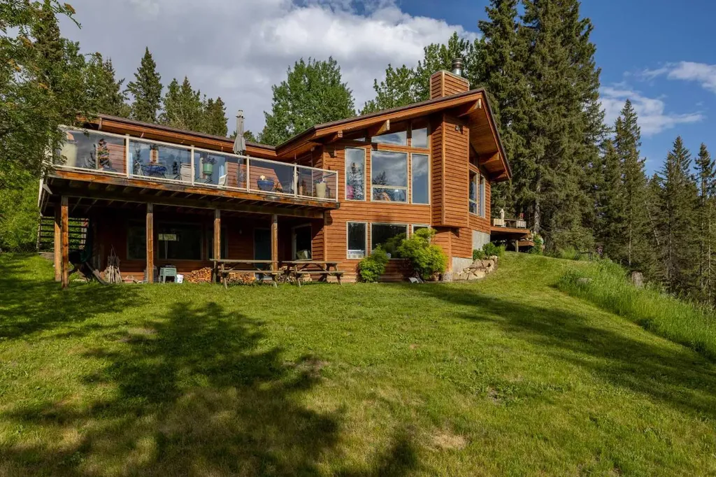 4252 Township Road 322 Rural Mountain View County AB T0M 1X0