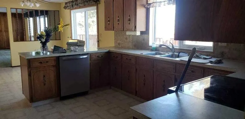 34066 Range Road 45 Rural Mountain View County AB T0M 1X0