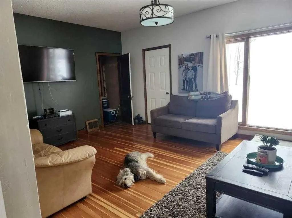 34066 Range Road 45 Rural Mountain View County AB T0M 1X0