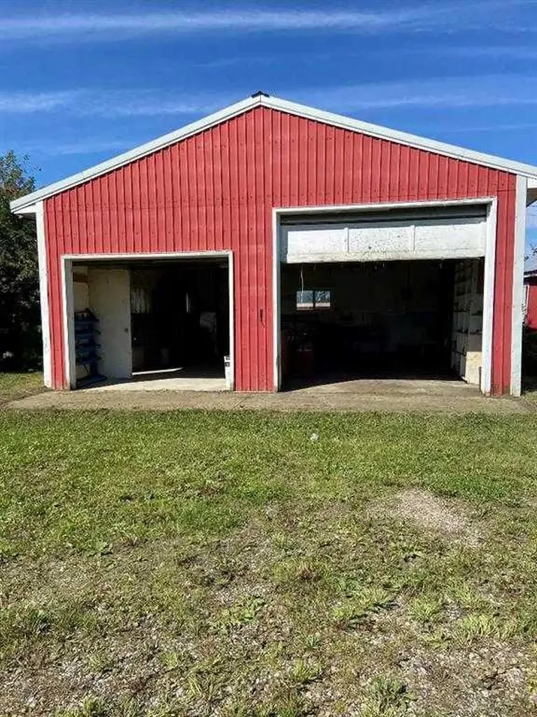 34066 Range Road 45 Rural Mountain View County AB T0M 1X0