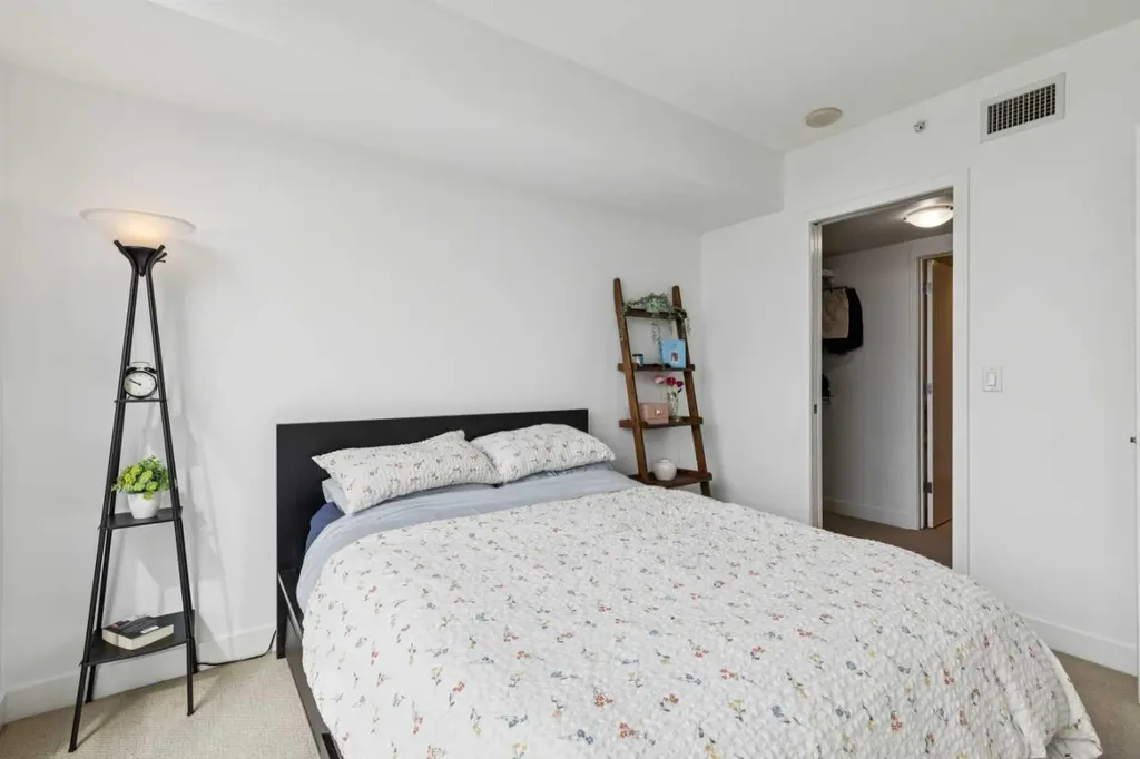 1118 12 Avenue SW Calgary AB T2R 0P4