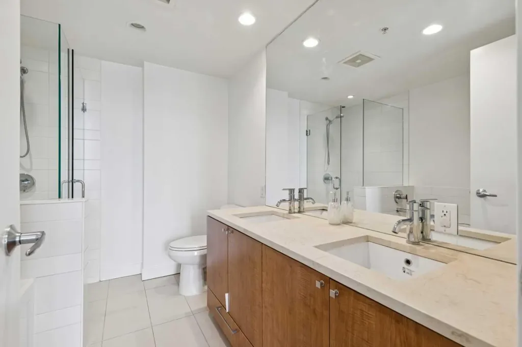 1118 12 Avenue SW Calgary AB T2R 0P4