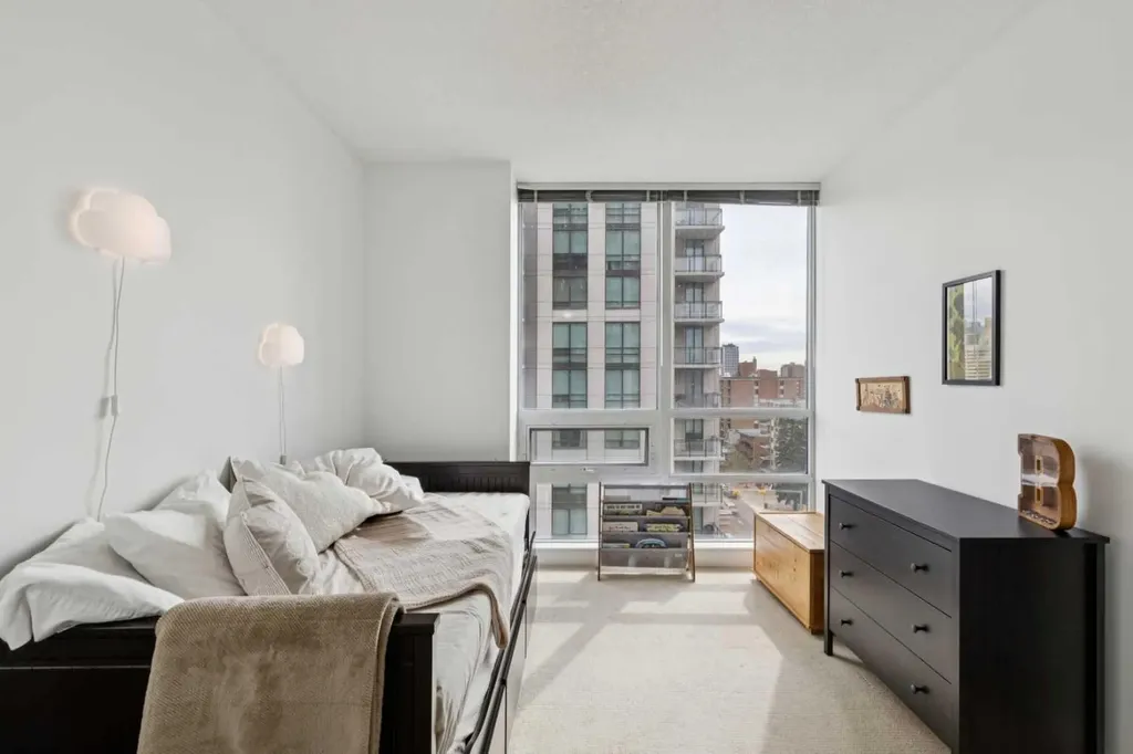 1118 12 Avenue SW Calgary AB T2R 0P4