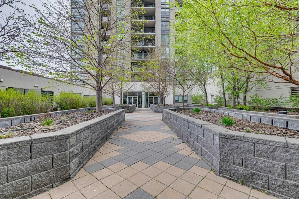 1118 12 Avenue SW Calgary AB T2R 0P4