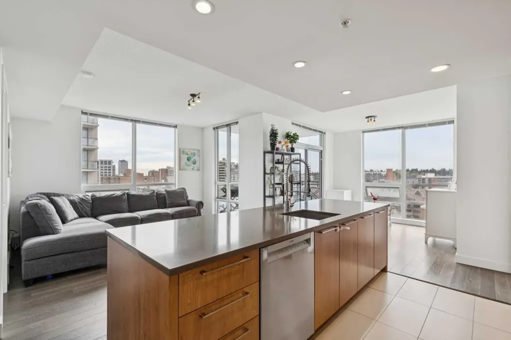 1118 12 Avenue SW Calgary AB T2R 0P4