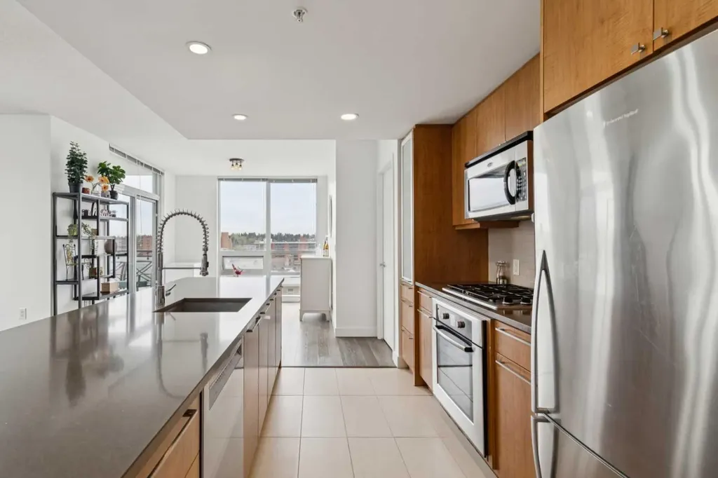 1118 12 Avenue SW Calgary AB T2R 0P4