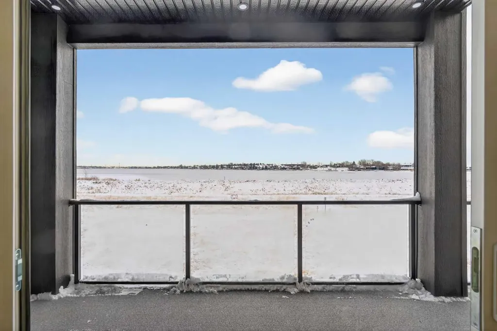 960 South Shore Terrace Chestermere AB T1X 2S2